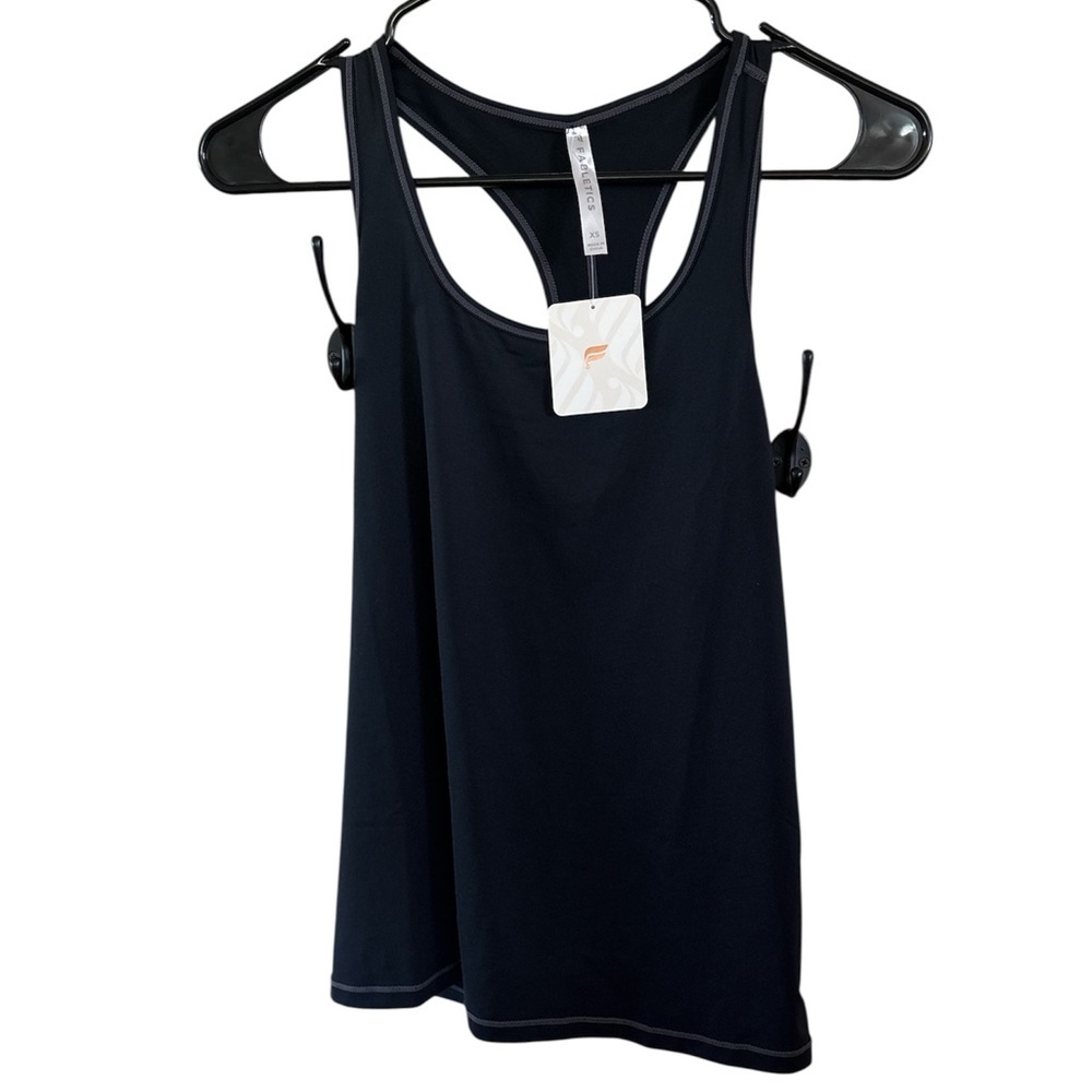 💐Fabletics Black Sleeveless Tank Top with Scoop Neckline